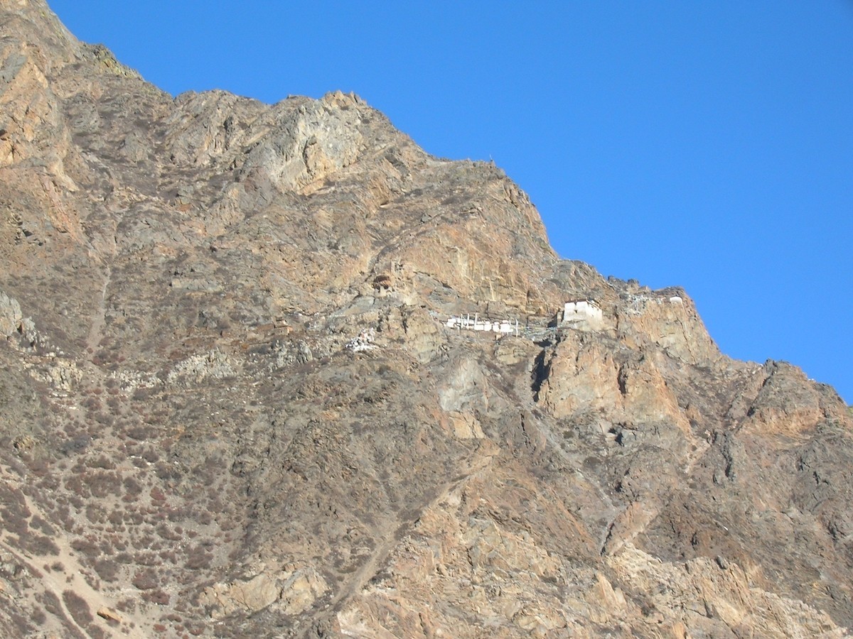 Drakar Taso, cueva